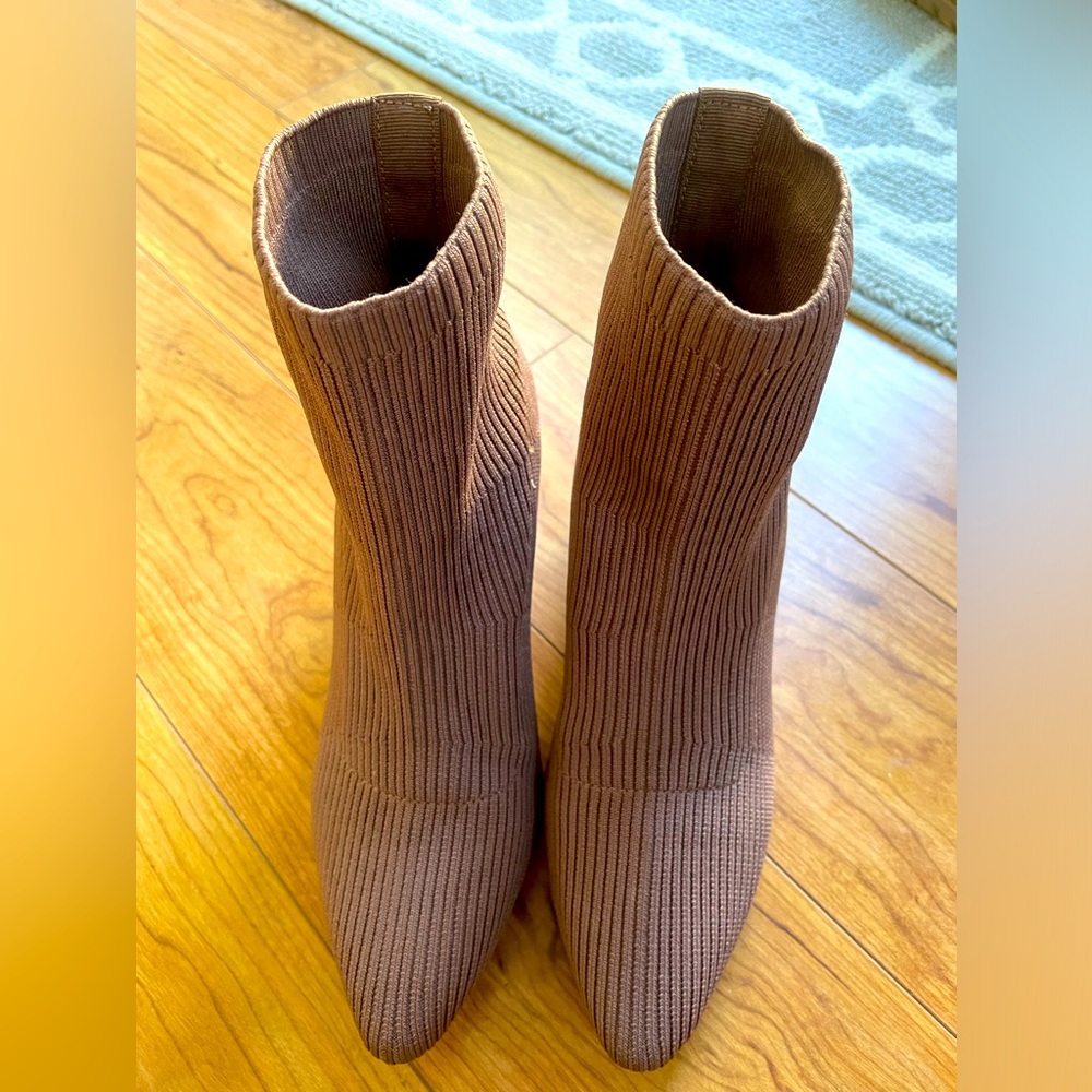 Beige boots! Size 8.5!